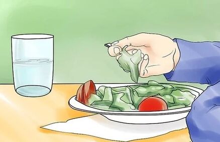 Achten Sie darauf, vor dem Trinken zu essen