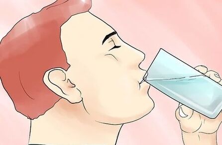 Trinken Sie viel Wasser, um Giftstoffe zurückzuziehen